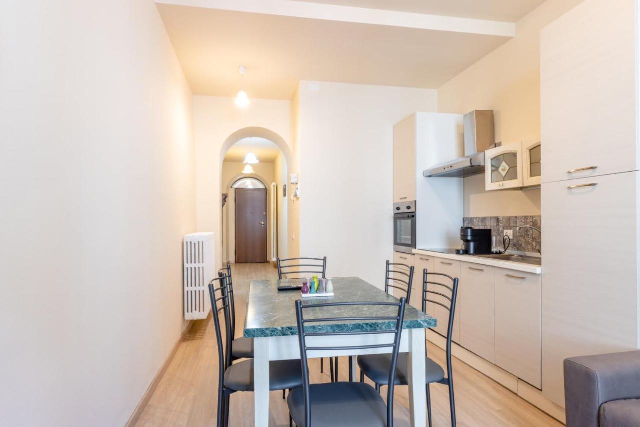 Aosta Centre Apartments - Porta Pretoria 56 ภายนอก รูปภาพ