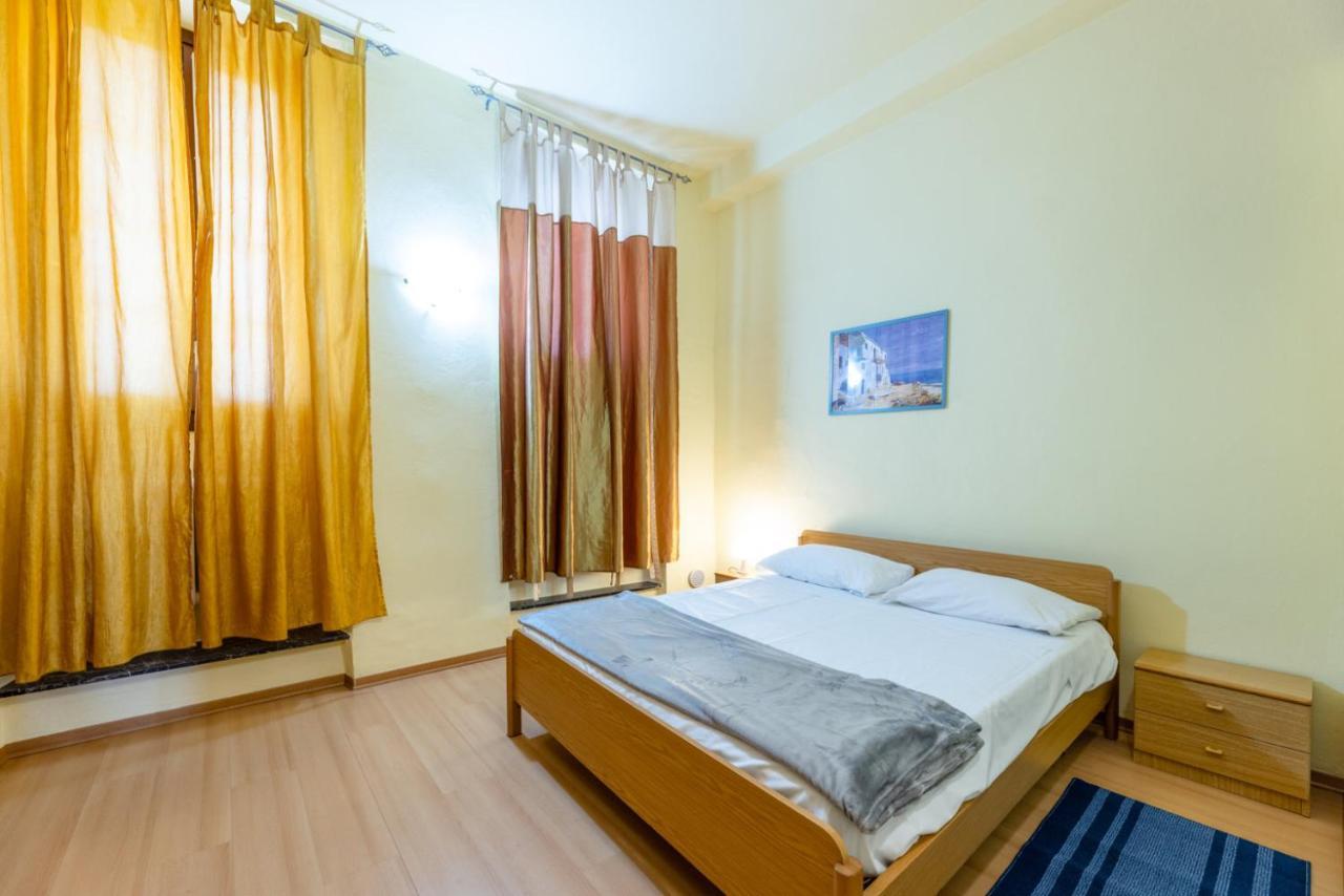Aosta Centre Apartments - Porta Pretoria 56 ภายนอก รูปภาพ