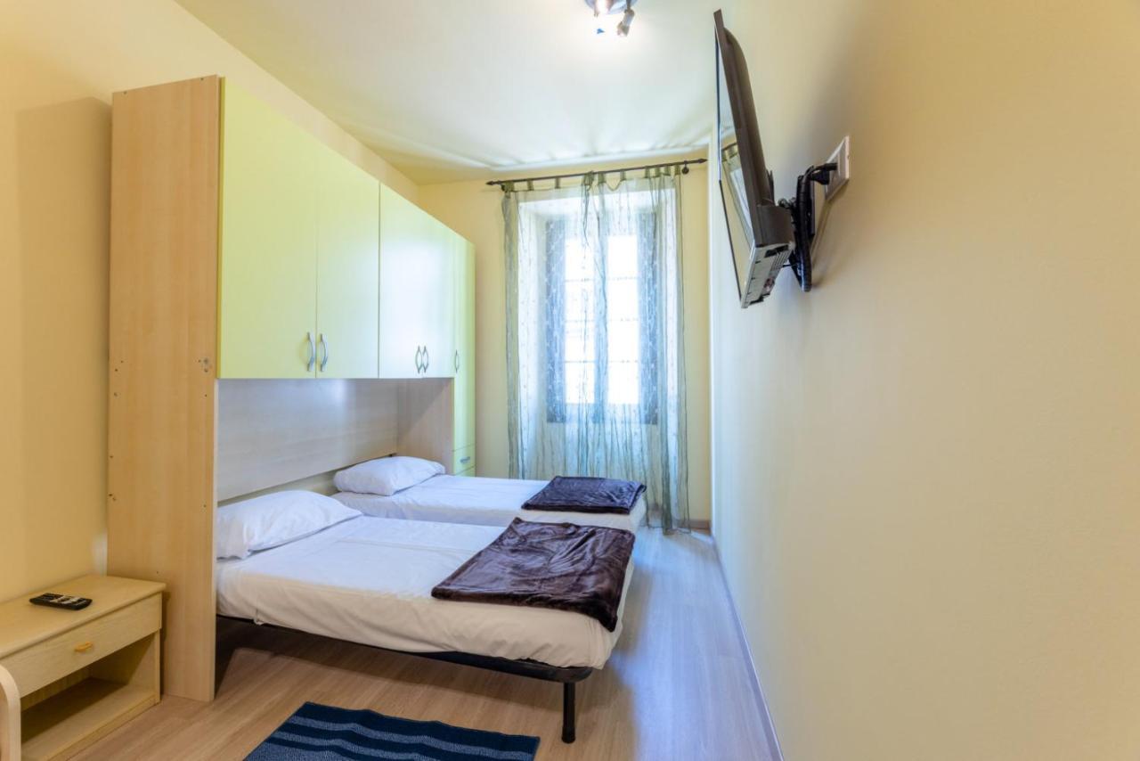 Aosta Centre Apartments - Porta Pretoria 56 ภายนอก รูปภาพ